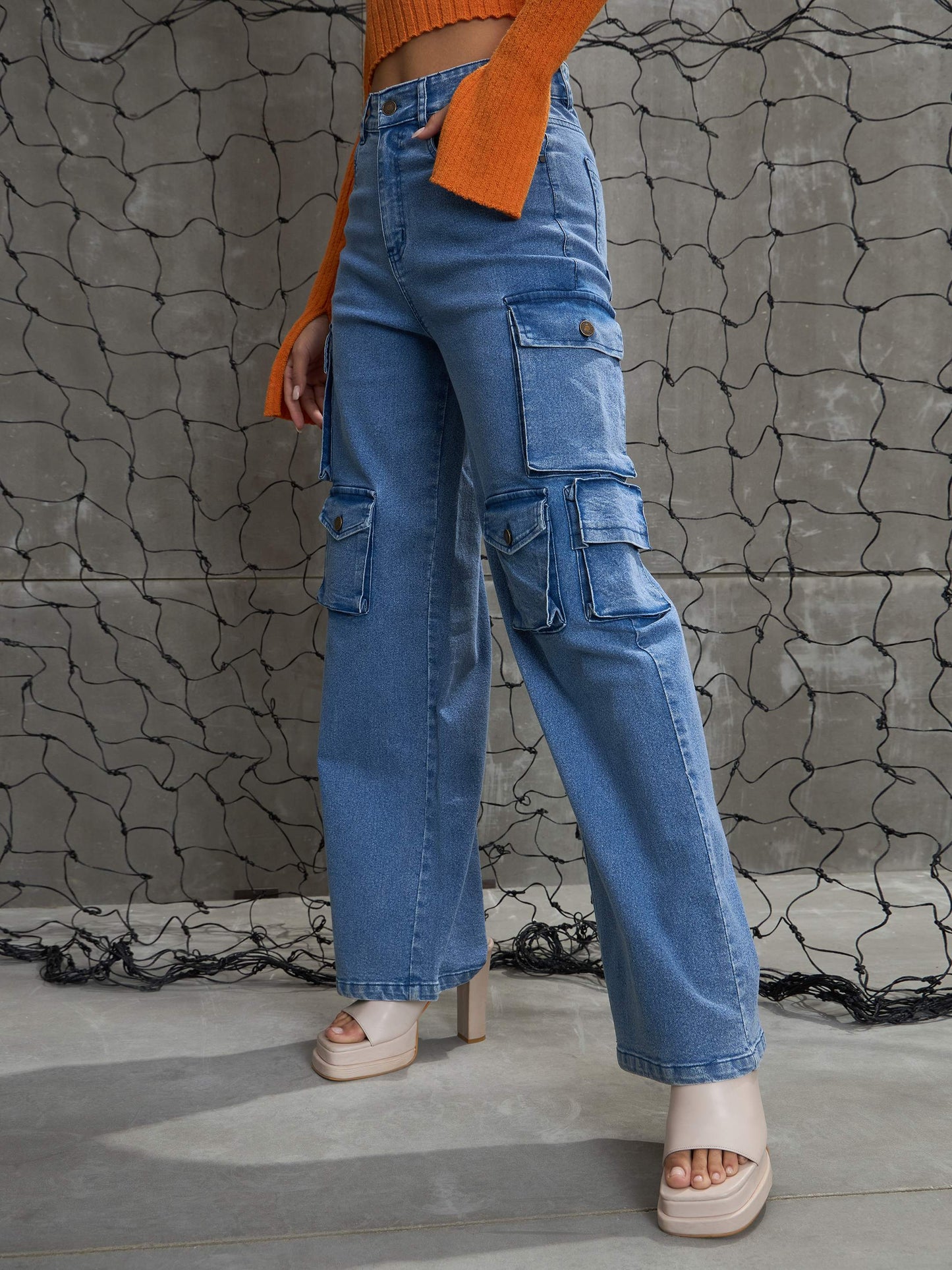 Women Blue Denim Multi Pockets Cargo Jeans