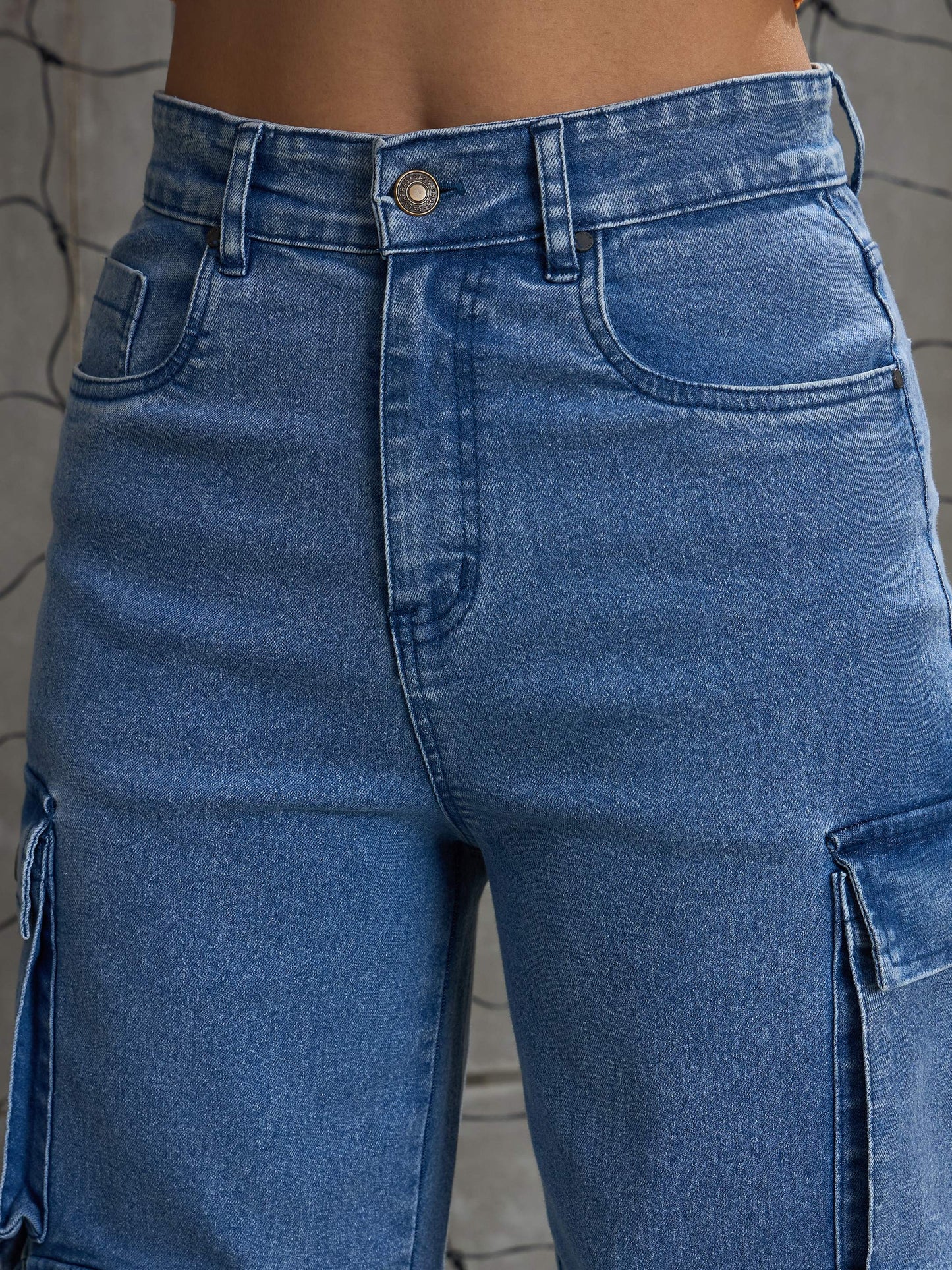 Women Blue Denim Multi Pockets Cargo Jeans