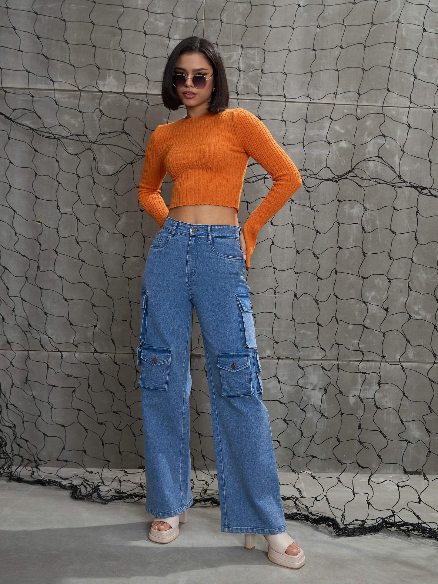 Women Blue Denim Multi Pockets Cargo Jeans