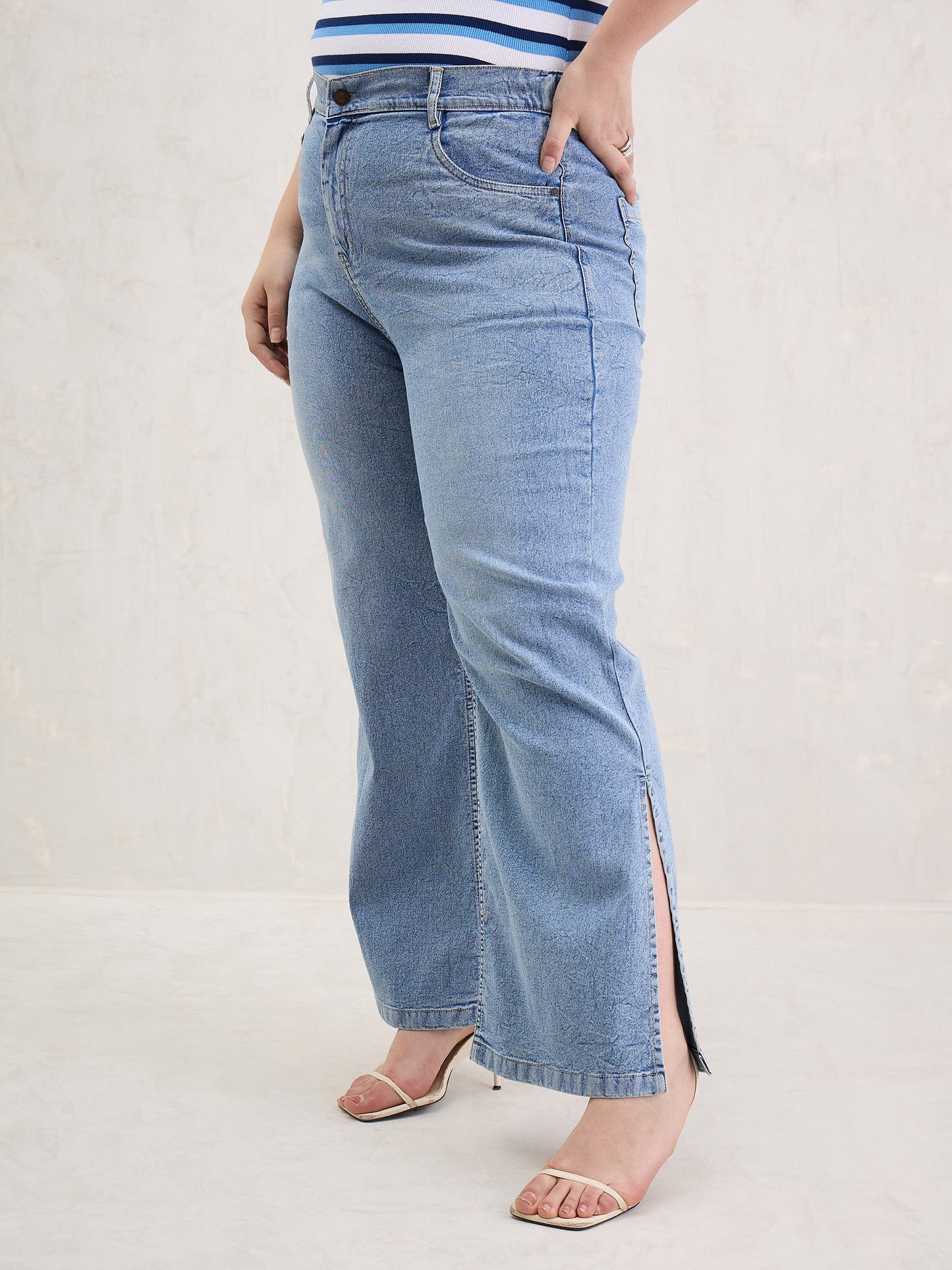 Women Ice Blue Hem Slit Straight Jeans