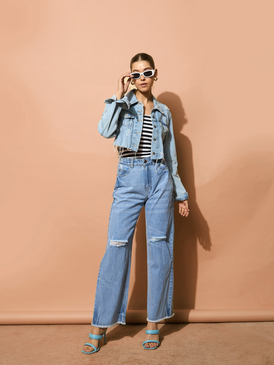 Women Light Blue Distressed Slashed Knee Frayed Jeans