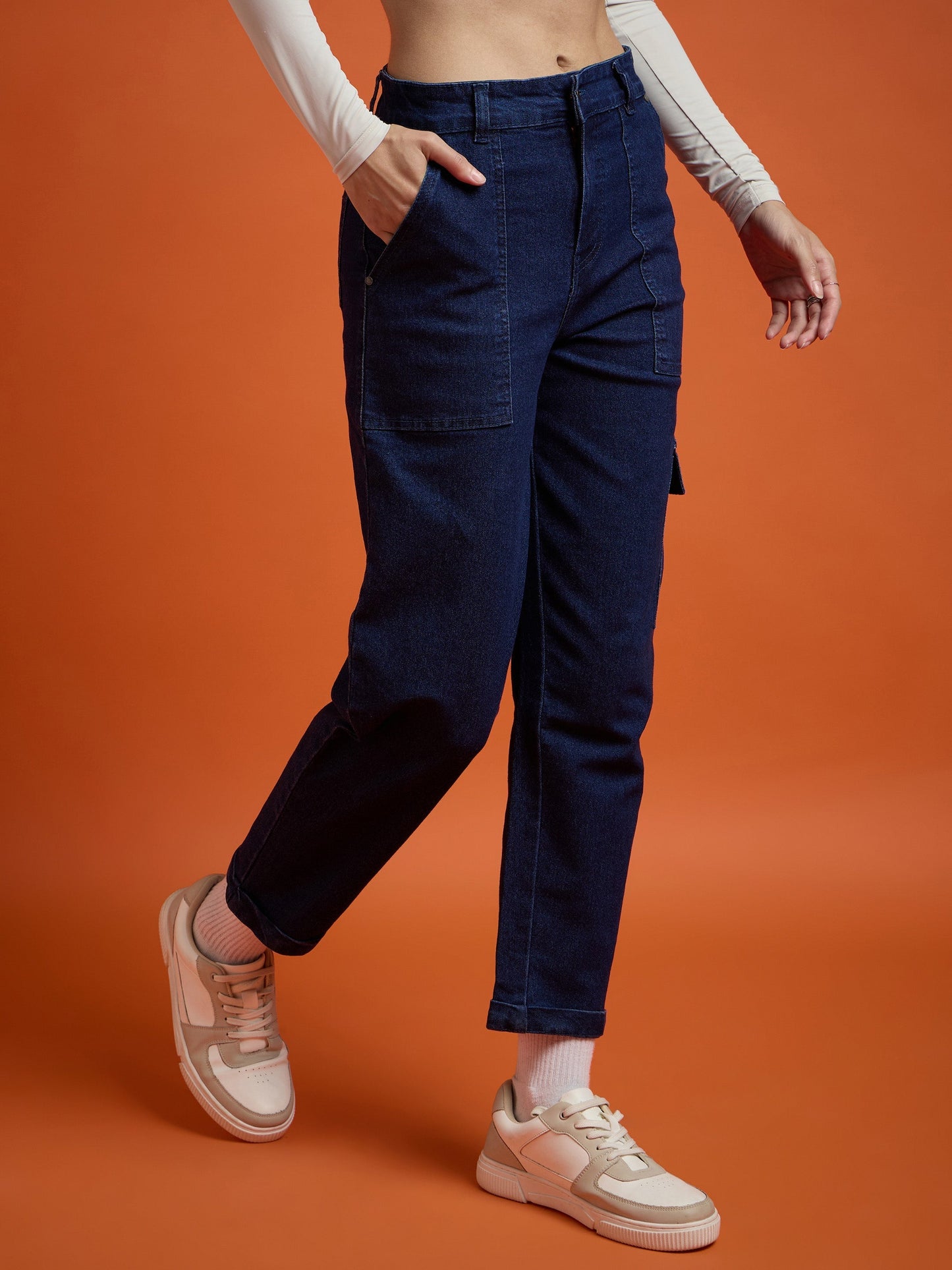 Women Blue Blast Multi Pockets Balloon Fit Jeans