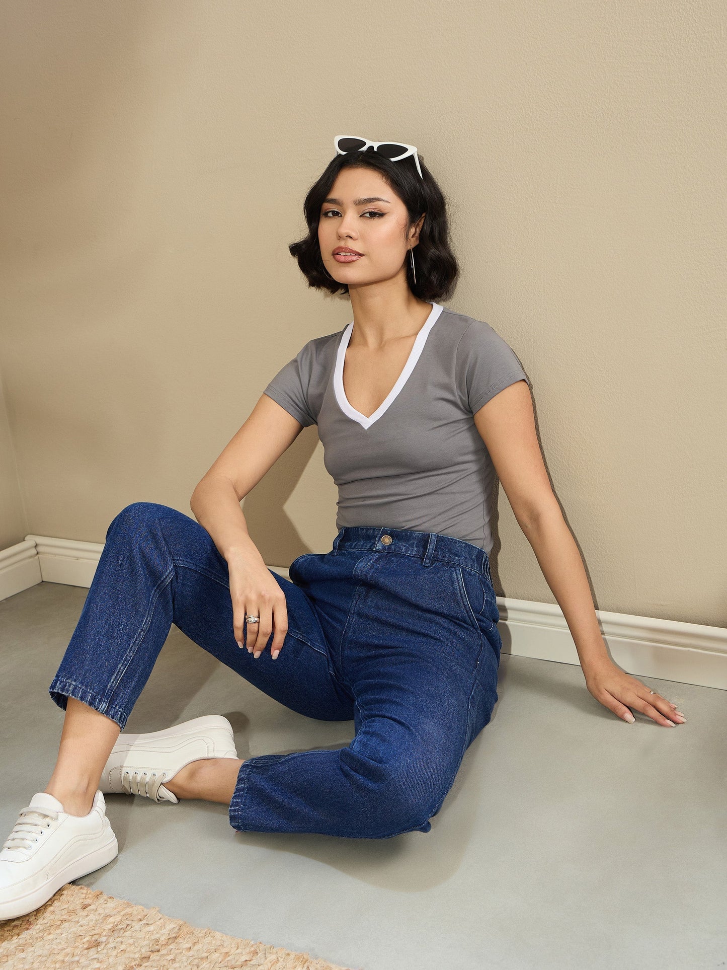 Women Navy Blue Washed Tapered Jeans