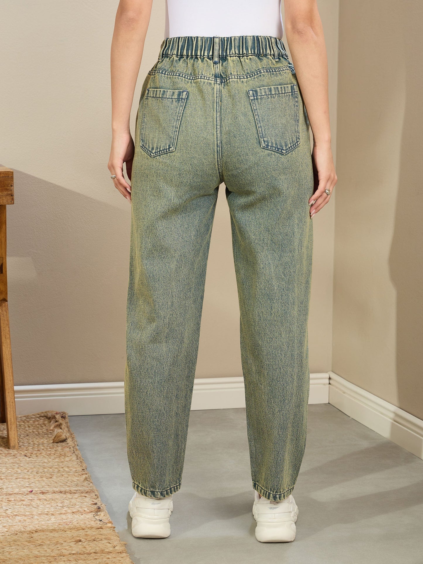 Women Green Washed Tapered Jeans